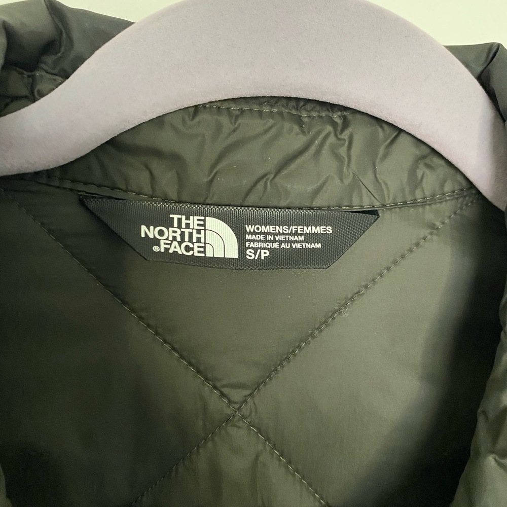 The North Face women’s forest green jacket - Picture 4 of 9